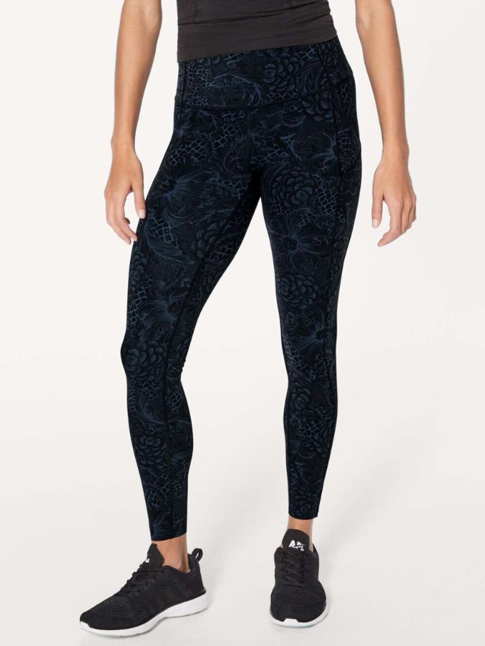Lululemon Black Graphic Fast & Free 7/8 Tight size 6